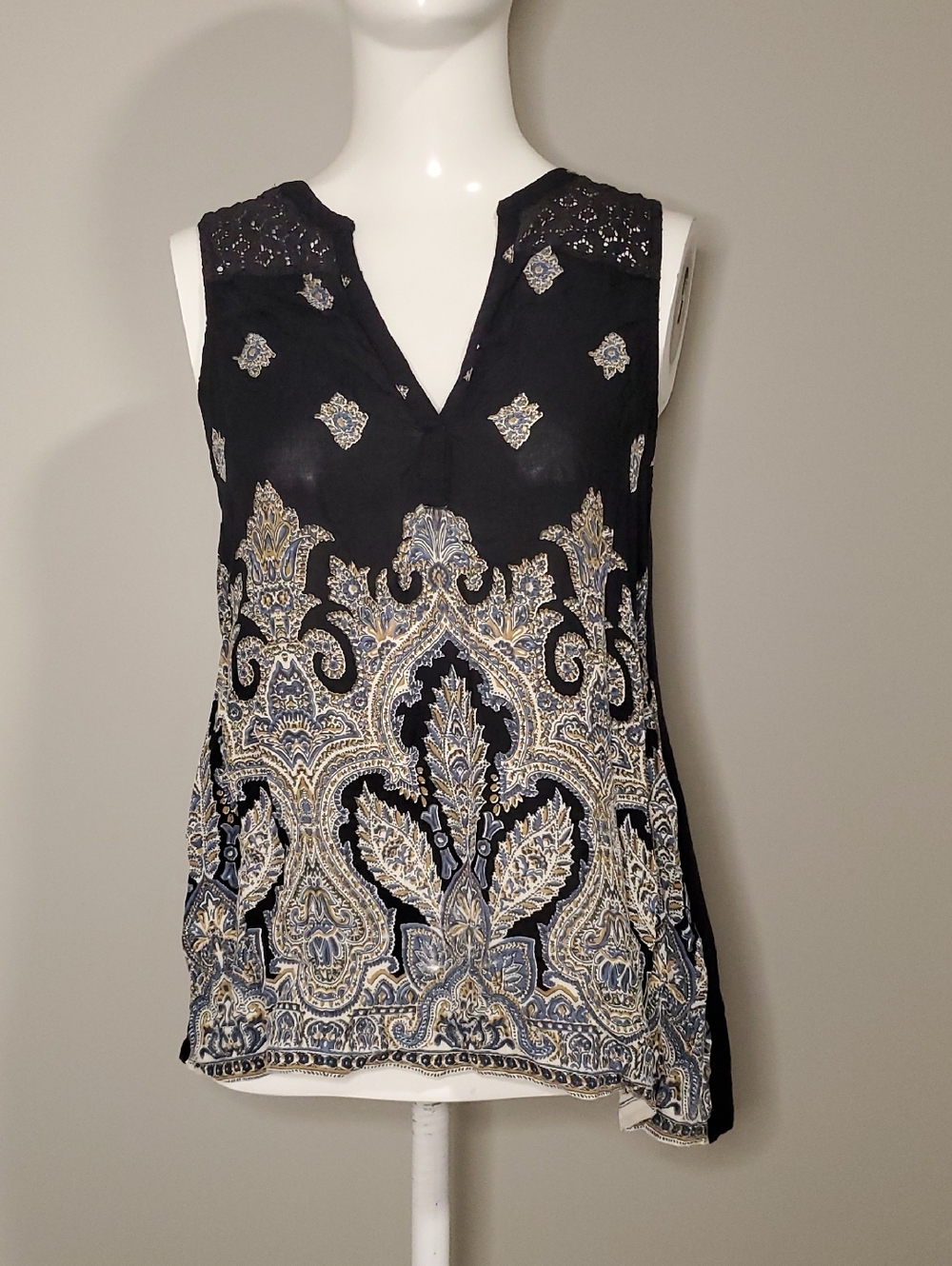Lucky Brand Black Paisley V-Neck Sleeveless Camisole